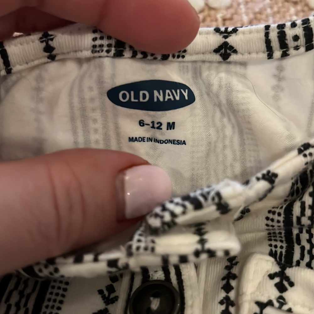 Old Navy Jersey-Knit Utility Jumpsuit black/white size 6-12 months - worn once! - Picture 5 of 5